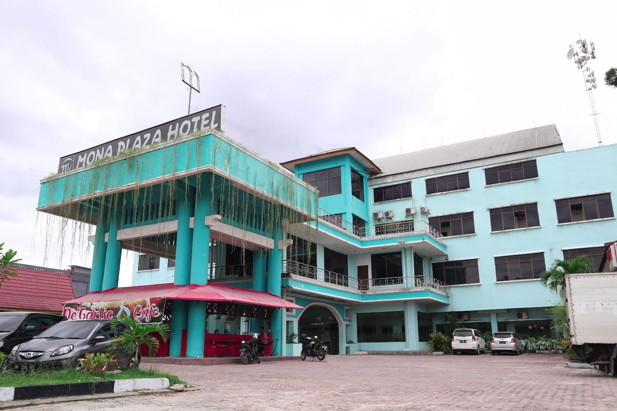 Oyo 742 Mona Plaza Hotel Pekanbaru Dış mekan fotoğraf