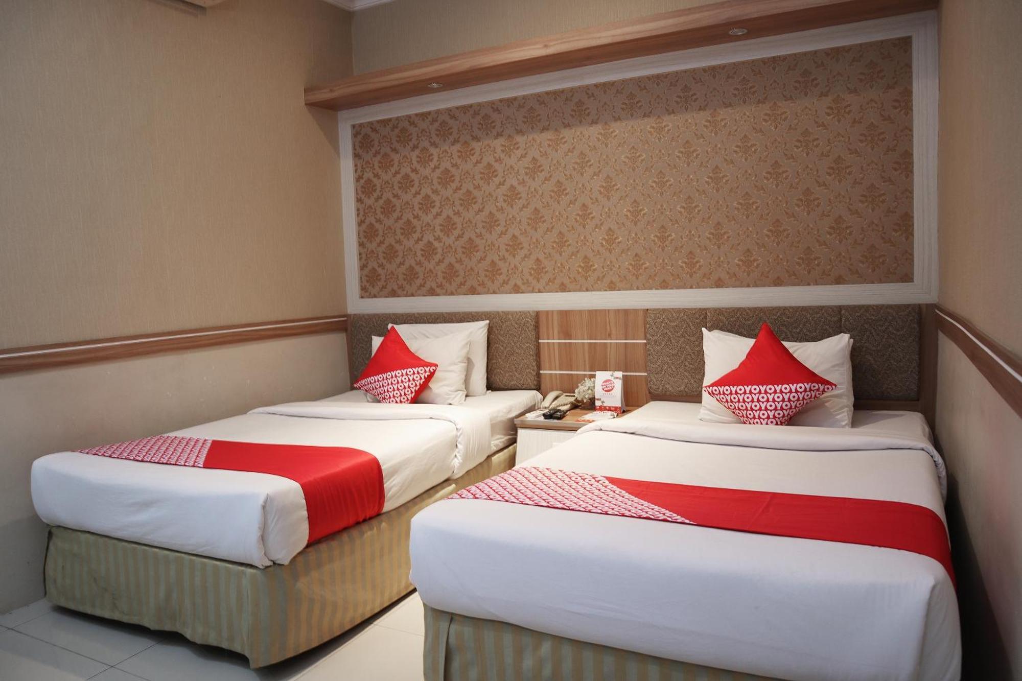 Oyo 742 Mona Plaza Hotel Pekanbaru Dış mekan fotoğraf
