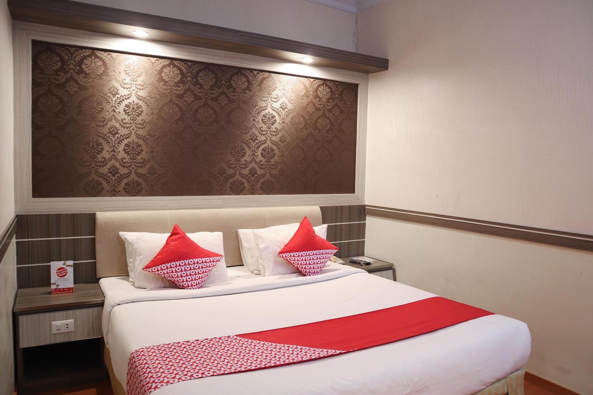 Oyo 742 Mona Plaza Hotel Pekanbaru Dış mekan fotoğraf