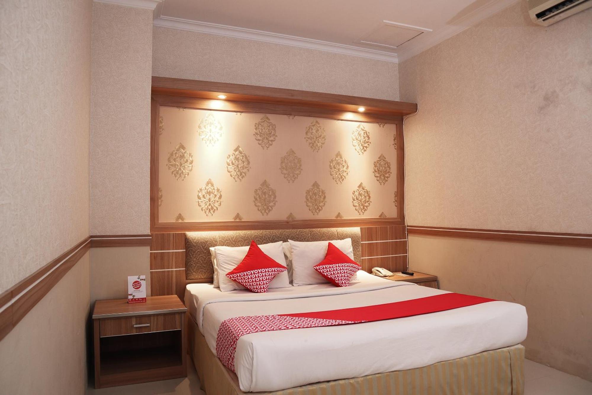 Oyo 742 Mona Plaza Hotel Pekanbaru Dış mekan fotoğraf